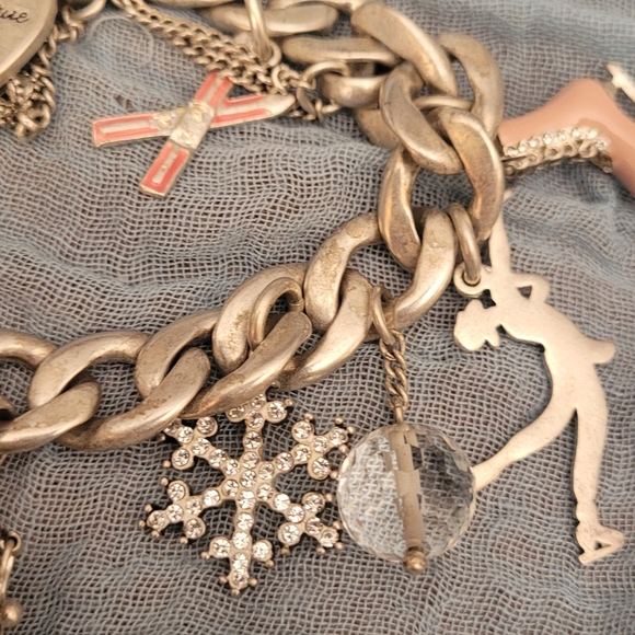 RETIRED 2005 Juicy Couture Winter Bracelet. Excellent Condition!! - Picture 3 of 4